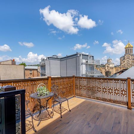 Iris Hotel Tbilisi Exteriör bild