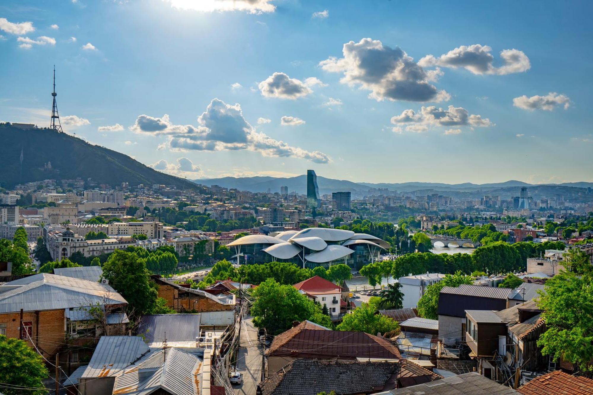 Iris Hotel Tbilisi Exteriör bild